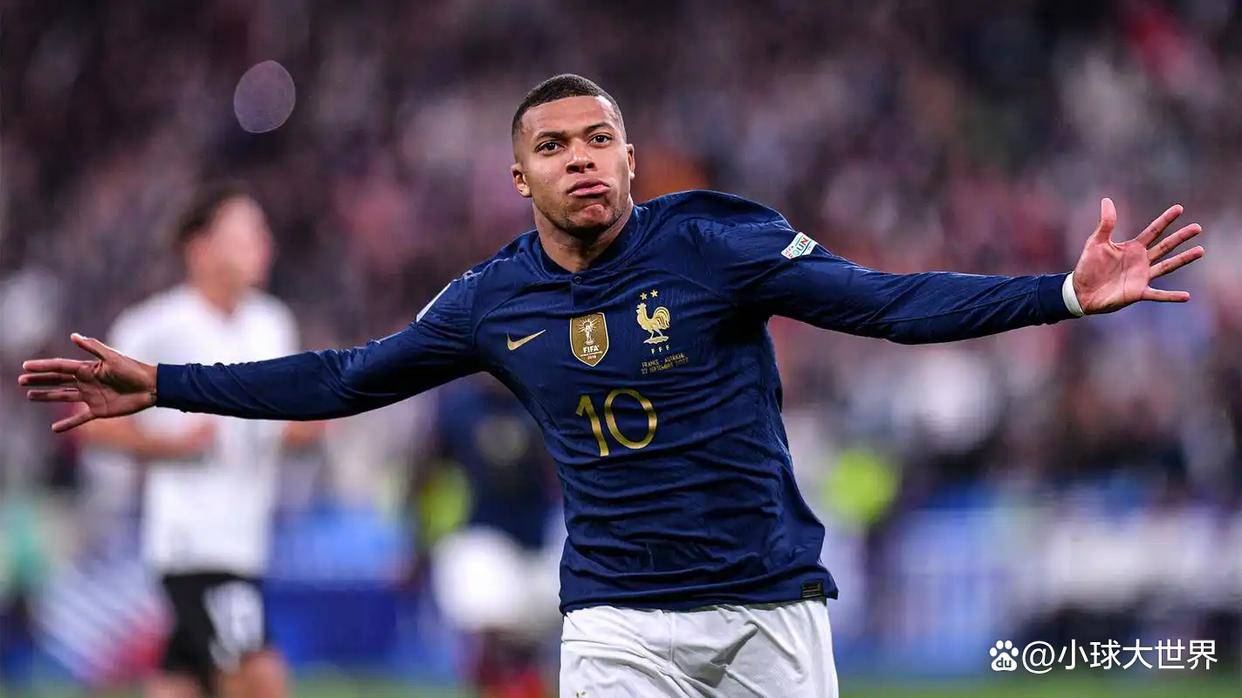 法国3-0!姆巴佩一传一射,10战狂轰13球,姆巴佩在拼抢中受伤 法国3-0!姆巴佩一传一射,10战狂轰13球,姆巴佩在拼抢中受伤